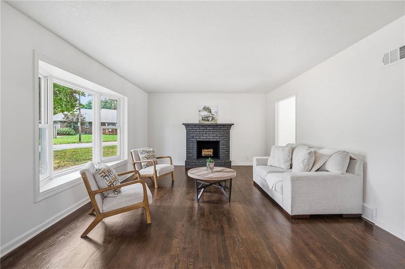 5008 Spring St, Kansas City, MO 64133