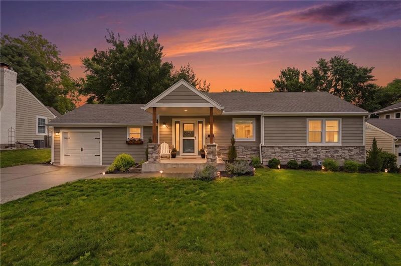 5927 Mission Rd, Fairway, KS 66205