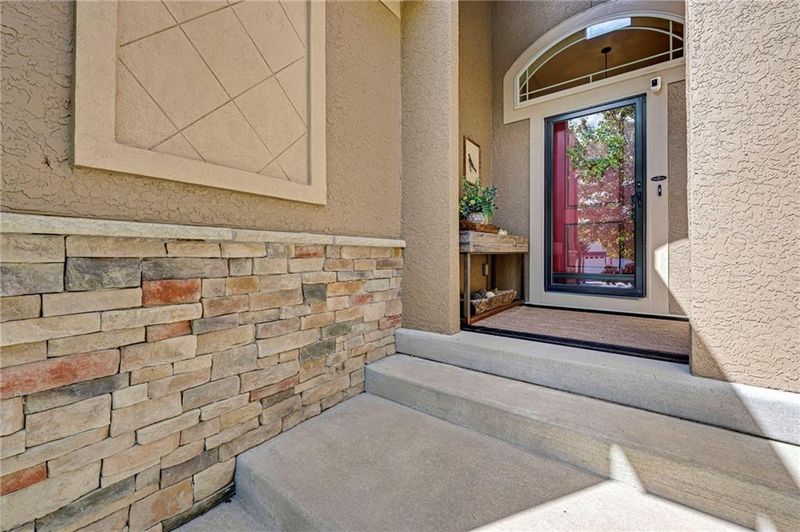 12714 W 49th Ter, Shawnee, KS 66216