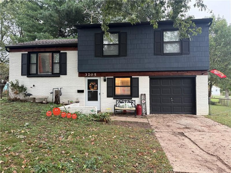 3205 S Mark Cir, Independence, MO 64055