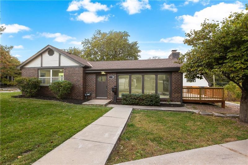 2712 S Sante Fe Rd, Independence, MO 64052
