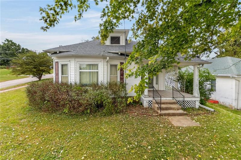 236 Seneca St N, Troy, KS 66087
