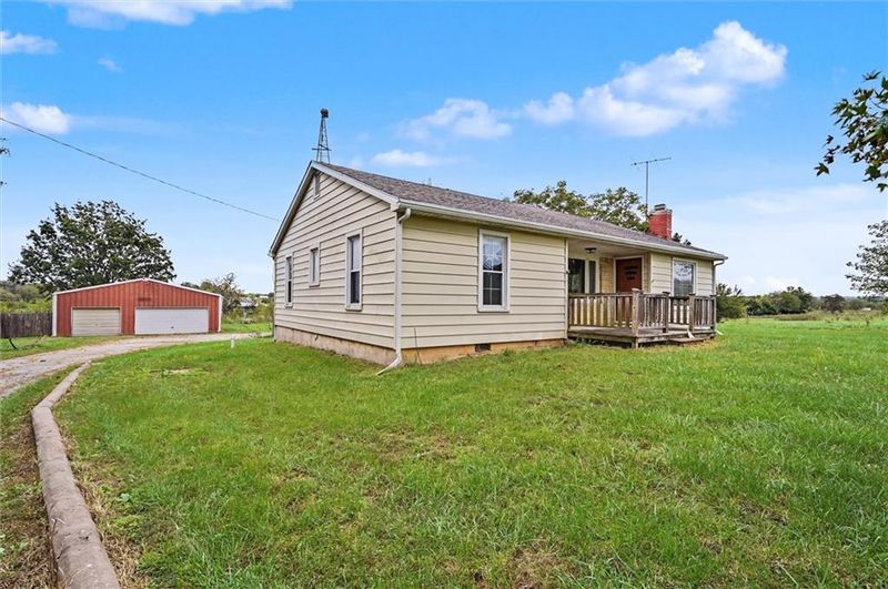 794 E 1650 Rd, Baldwin City, KS 66006