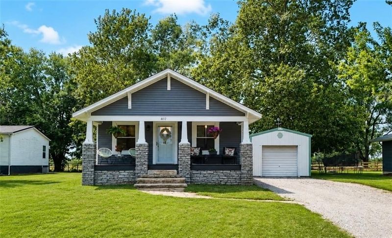 402 S Olive St, Gallatin, MO 64640