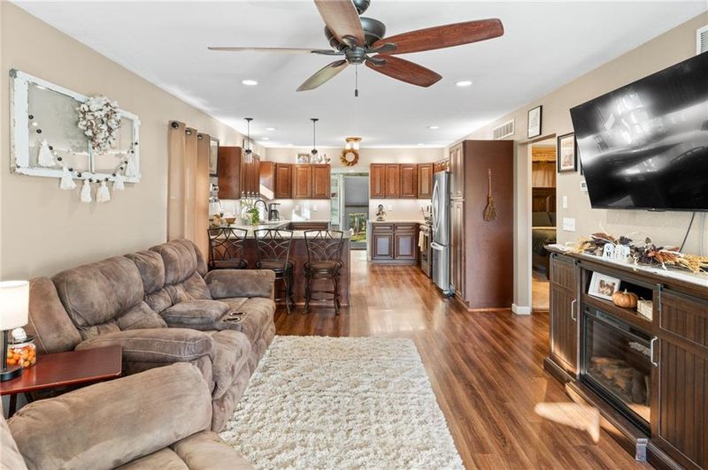 402 S Olive St, Gallatin, MO 64640