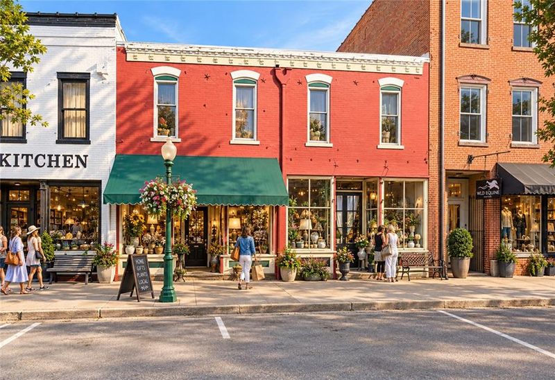 511 Main St, Weston, MO 64098