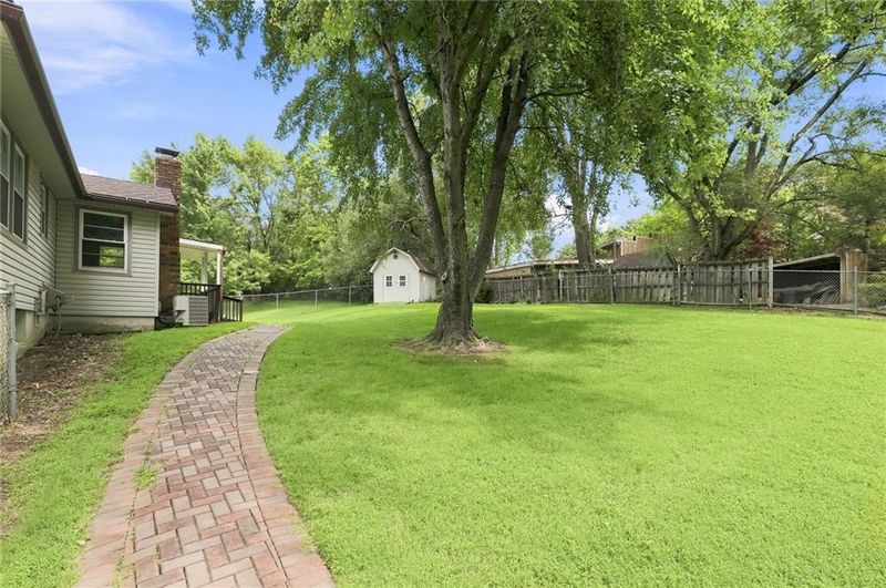 1601 N Glen Ellyn St, Independence, MO 64056
