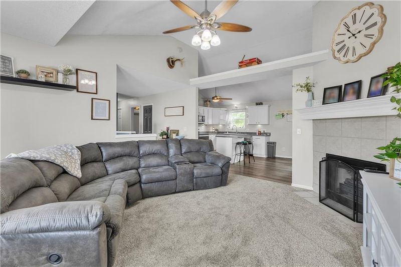 2210 Meadow Trl, St Joseph, MO 64503