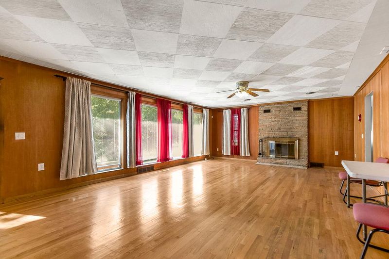 11801 E 45th Ter, Kansas City, MO 64133