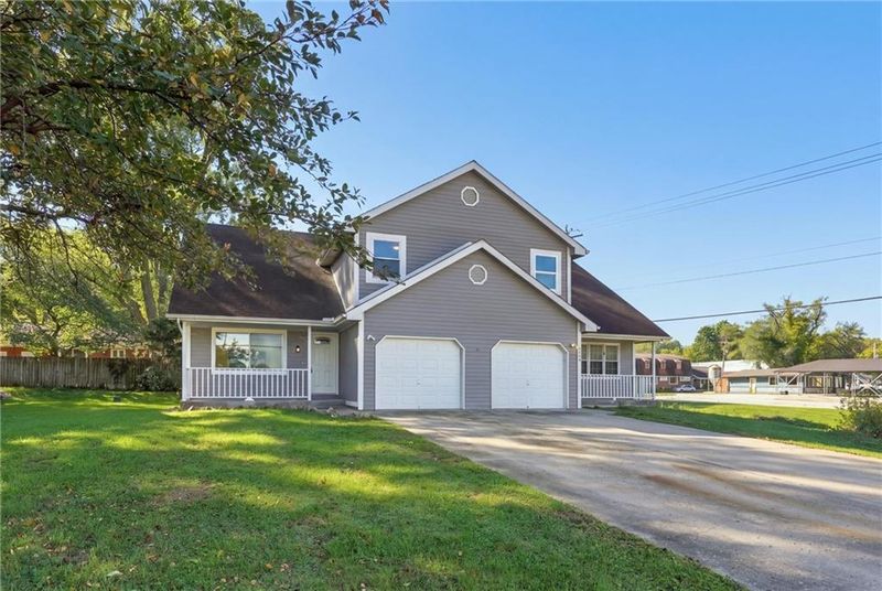 307A E Main St, Smithville, MO 64089