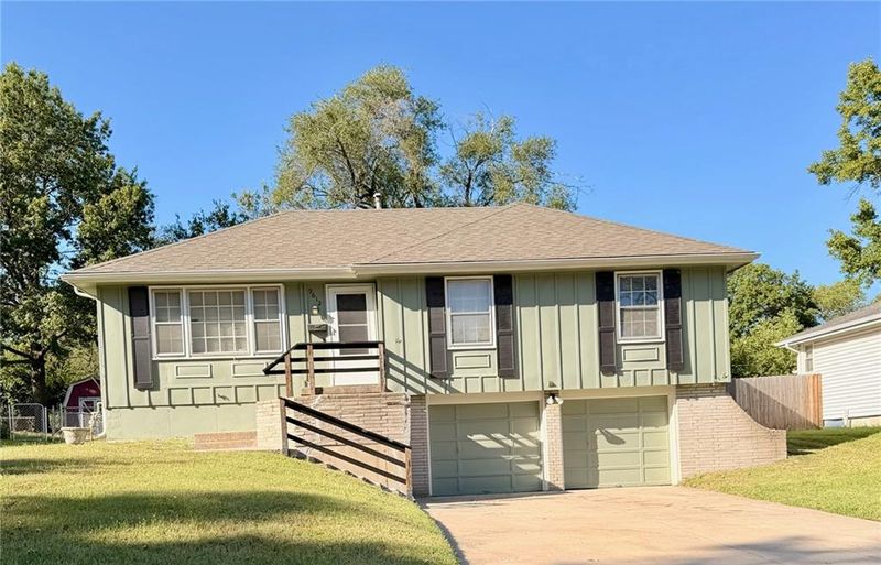 9612 E 86th Ter, Raytown, MO 64138