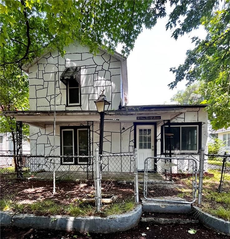 1327 S Kentucky Ave, Joplin, MO 64801