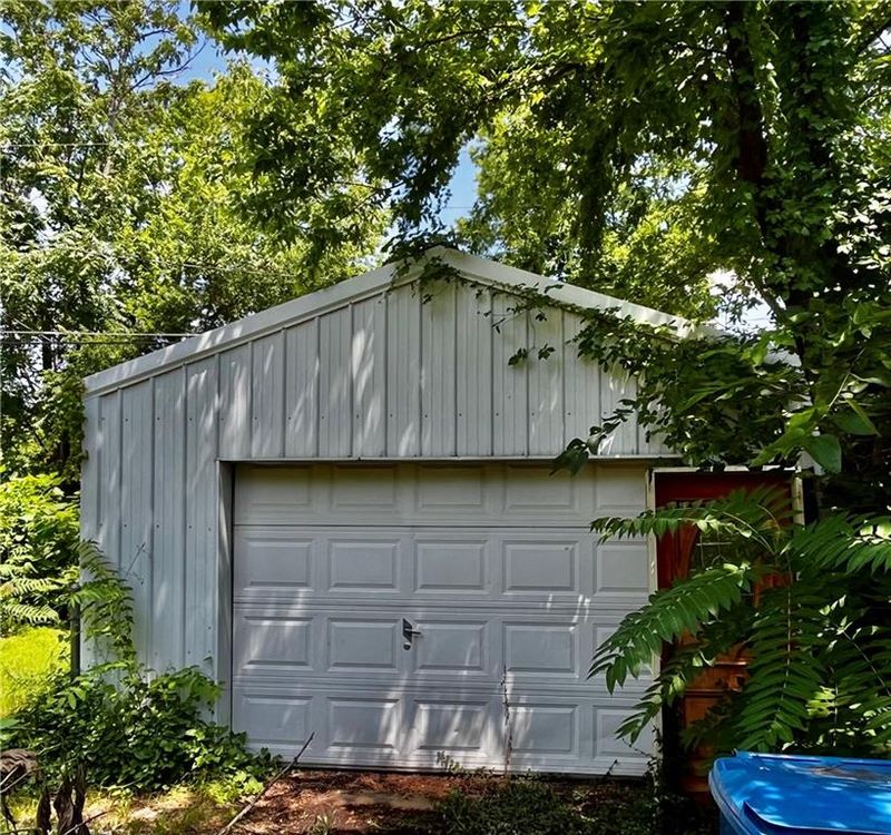 1327 S Kentucky Ave, Joplin, MO 64801