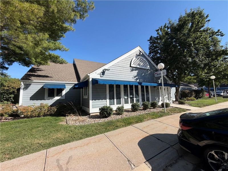 Westwoods Dr, Liberty, MO 64068