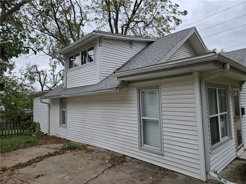 100 S Willis Ave, Independence, MO 64050