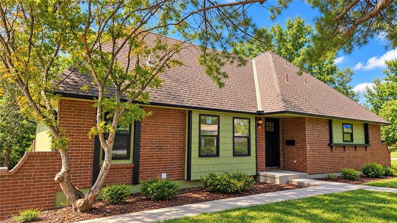 6916 Wildwood Dr, Raytown, MO 64133