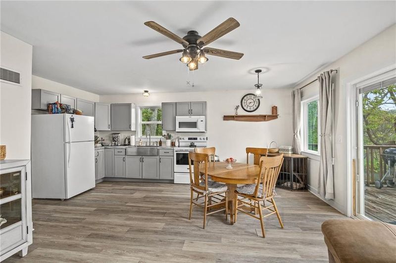 5811 SE Waukomis Dr, Lathrop, MO 64465