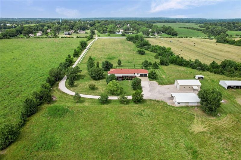 1005 W Main St, Cleveland, MO 64734