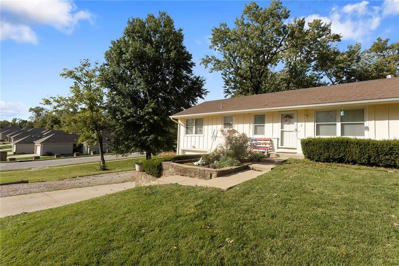 2 NE 62 Ter, Gladstone, MO 64118