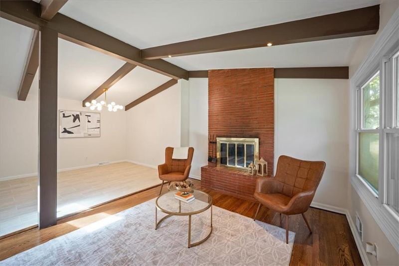 7908 Windsor St, Prairie Village, KS 66208