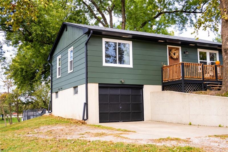 116 S Elm St, Stanberry, MO 64489