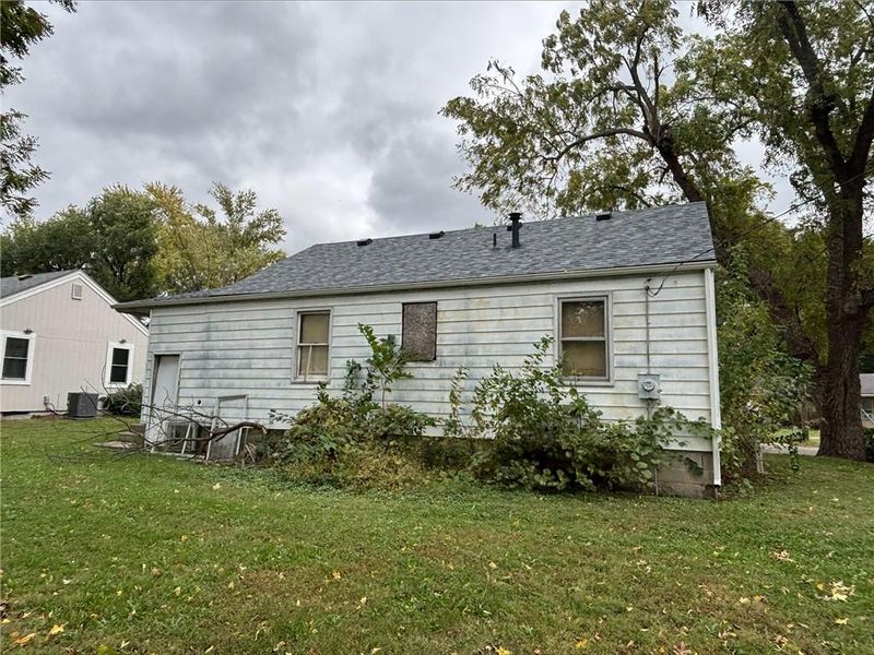 710 Pine St, Belton, MO 64012