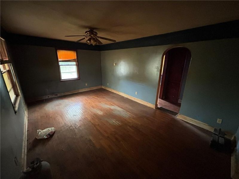 710 Pine St, Belton, MO 64012