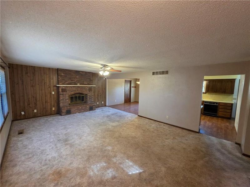 1003 E Patricia St, El Dorado Springs, MO 64744