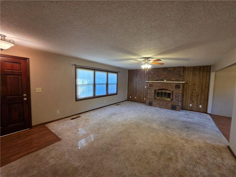 1003 E Patricia St, El Dorado Springs, MO 64744