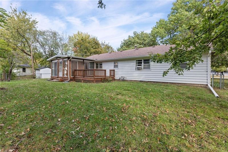 1518 S Maple St, Ottawa, KS 66067