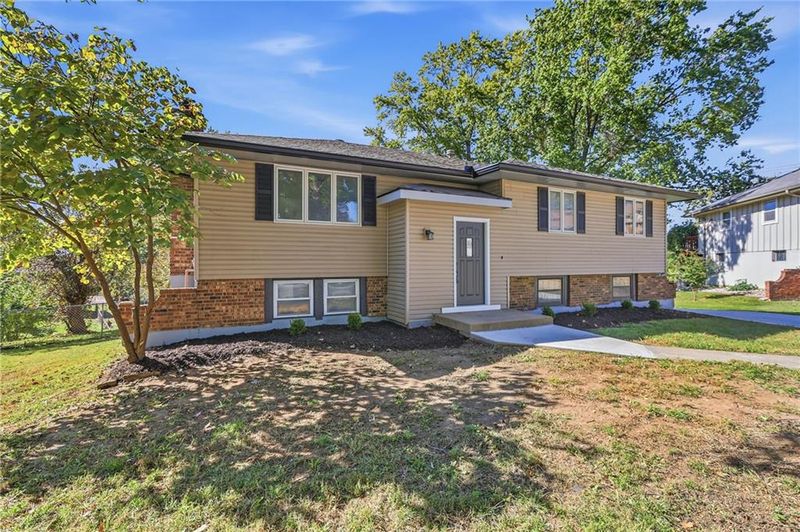 16009 E 40th Ter, Independence, MO 64055
