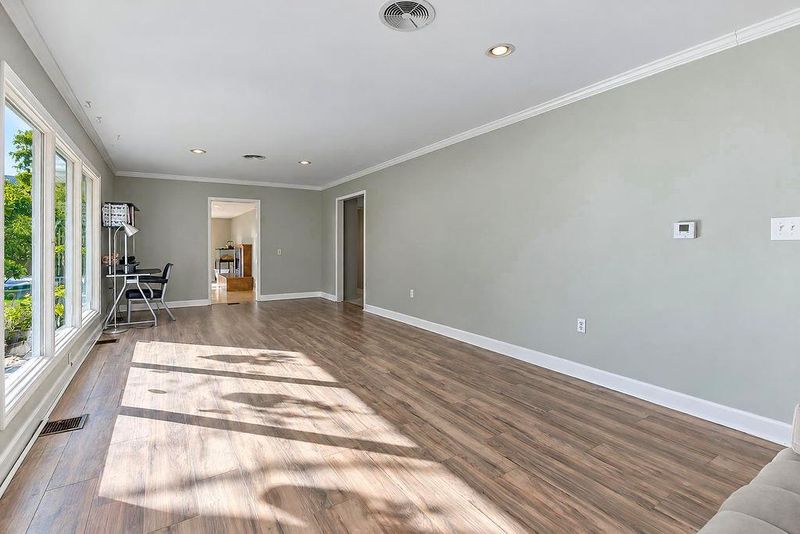 622 Walnut St, Liberty, MO 64068