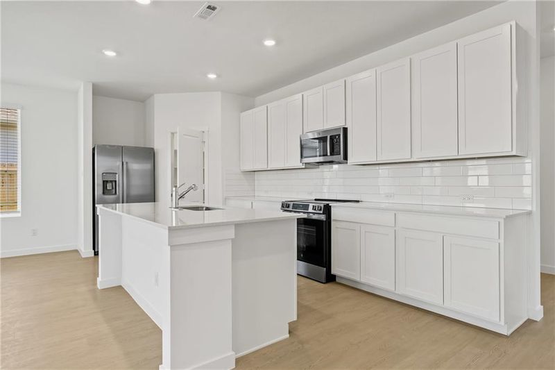 4020 NE Apple Grove Dr, Lee's Summit, MO 64064
