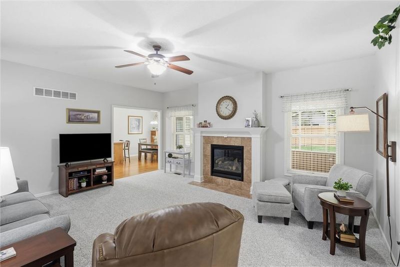 1128 SW Hoke Ct, Lee's Summit, MO 64081