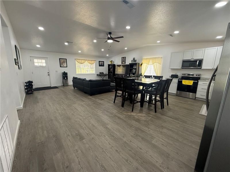 112 E High St, Coffey, MO 64636