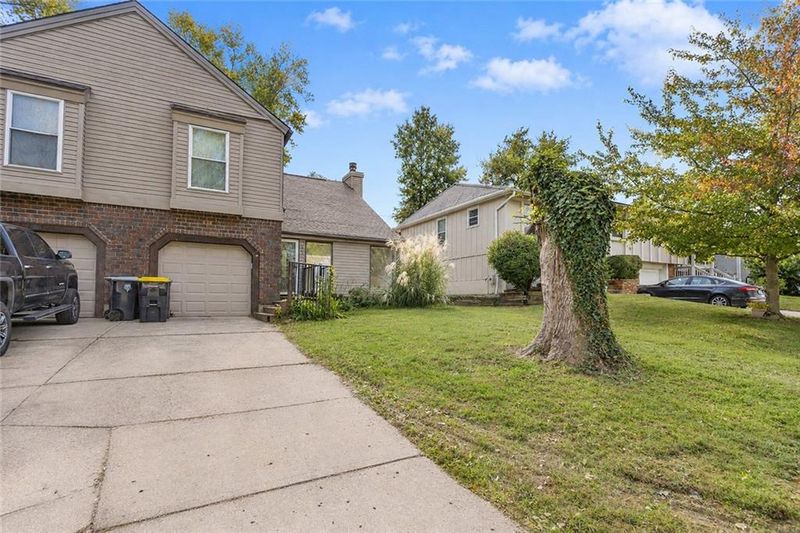 421 NE 90th Ter, Kansas City, MO 64155