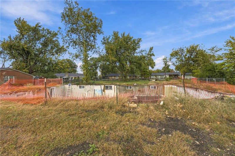 829 17th Ter, Ottawa, KS 66067