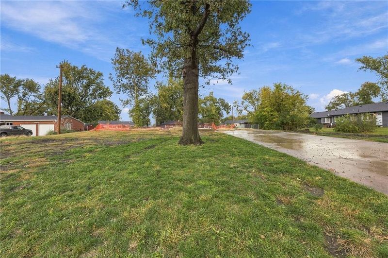 829 17th Ter, Ottawa, KS 66067