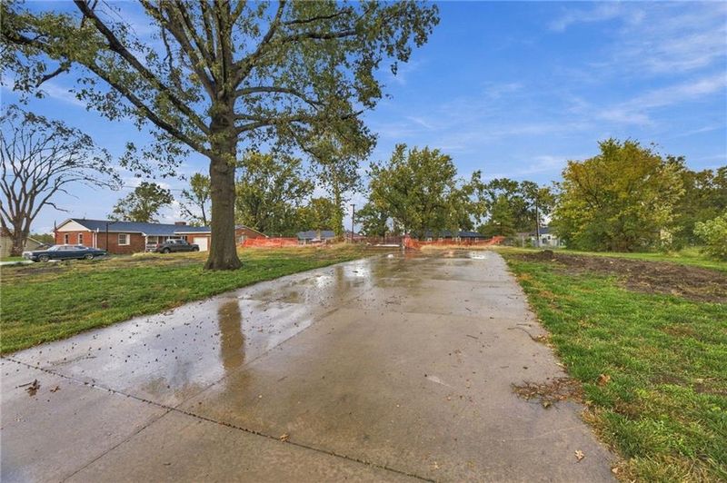 829 17th Ter, Ottawa, KS 66067