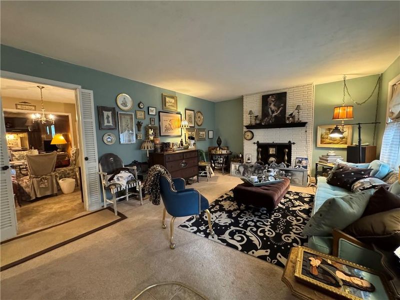 7800 Pawnee Dr, Prairie Village, KS 66208