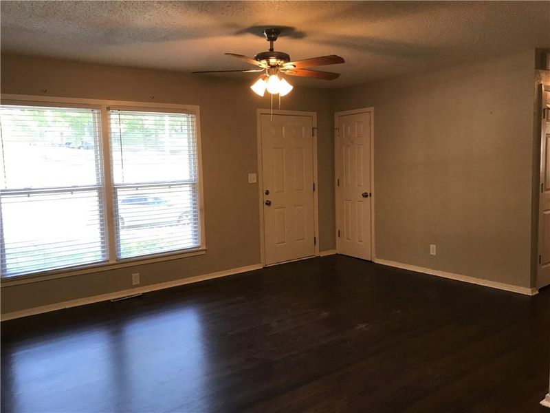 11314 E Thompson St, Independence, MO 64054