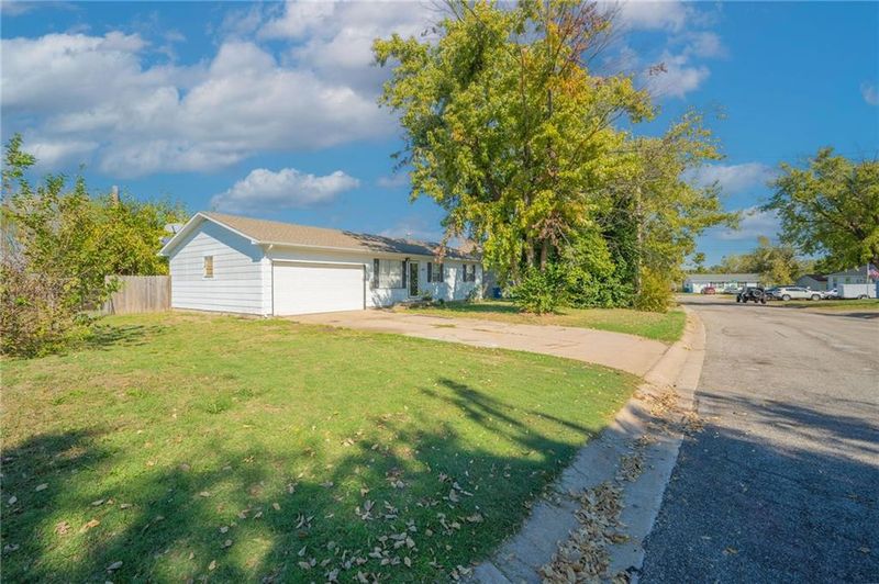 1417 Wimer Pl, Joplin, MO 64804