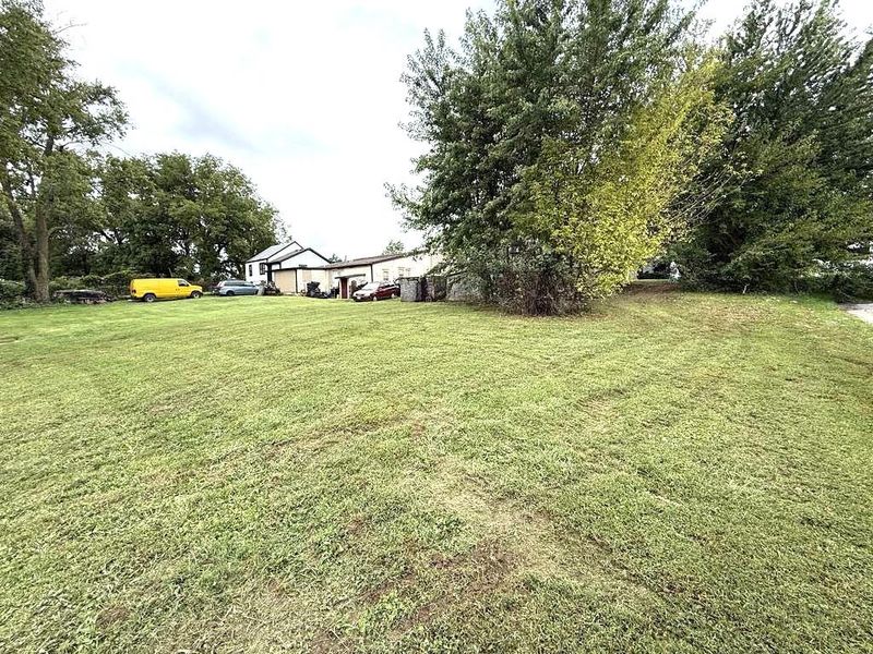 829 N Dodgion Ave, Independence, MO 64050