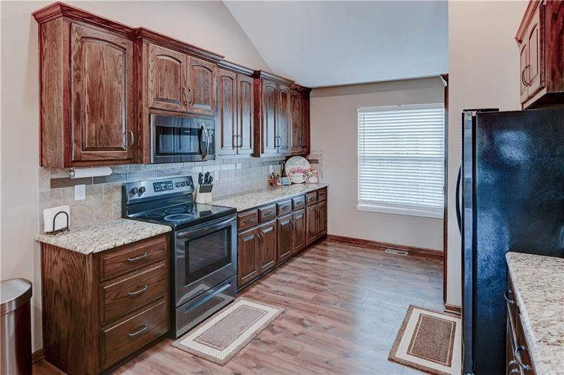 705 N Cloverdale Ave, Independence, MO 64056