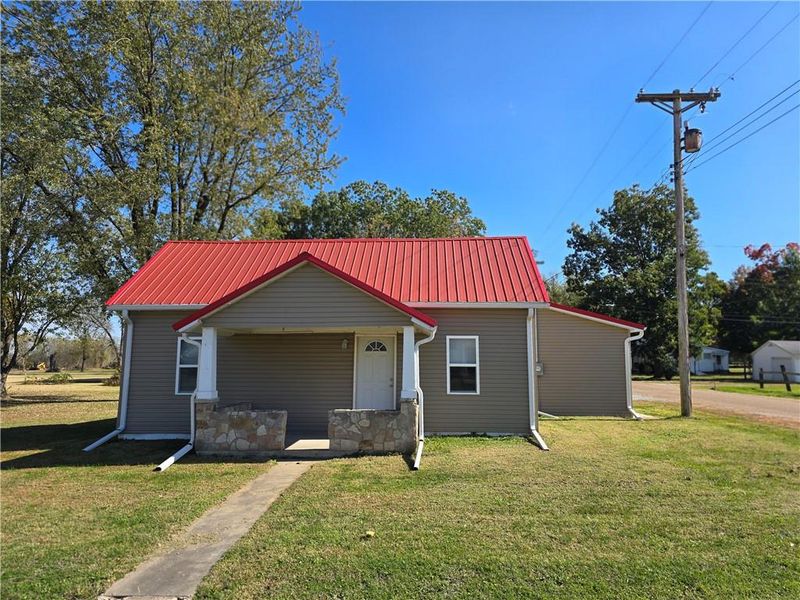 300 N Main St N, Green Ridge, MO 65332