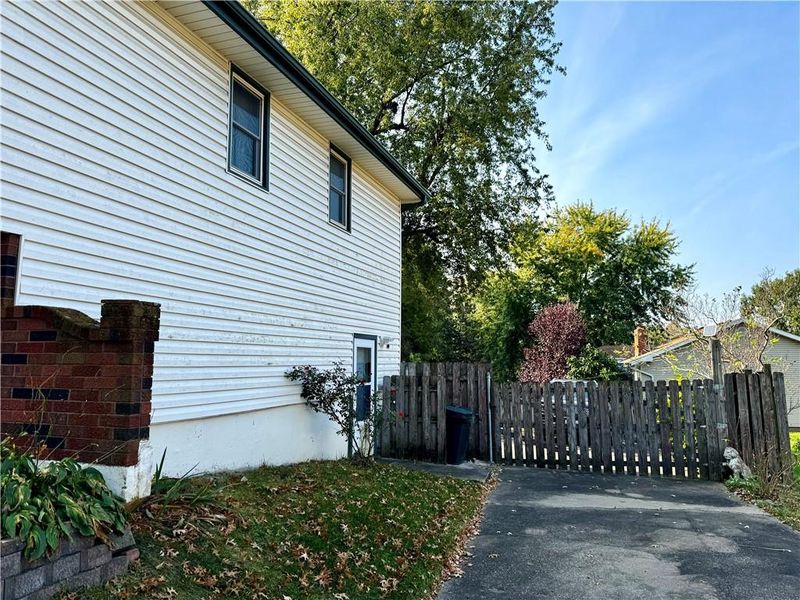 3806 Taggart Ct, St Joseph, MO 64505