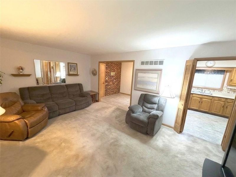 8310 Stark Ave, Raytown, MO 64138