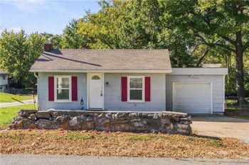 4428 N Olive St, Kansas City, MO 64116