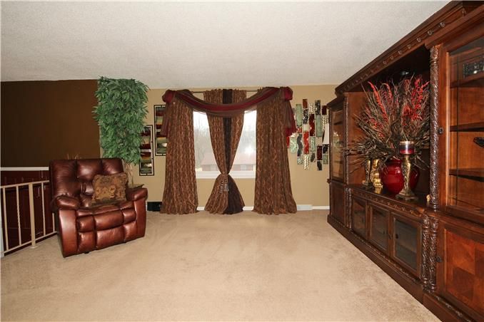 8708 E 58th St, Kansas City, MO 64129
