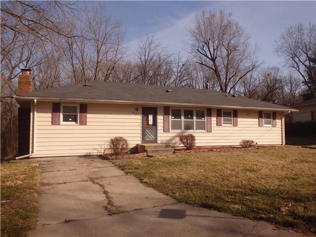 1221 Sunset St, Chillicothe, MO 64601